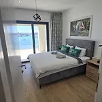 Royal Dutch 10 * Trogir