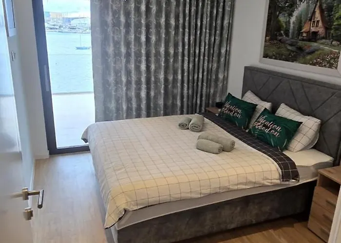 Royal Dutch 10 Daire Trogir